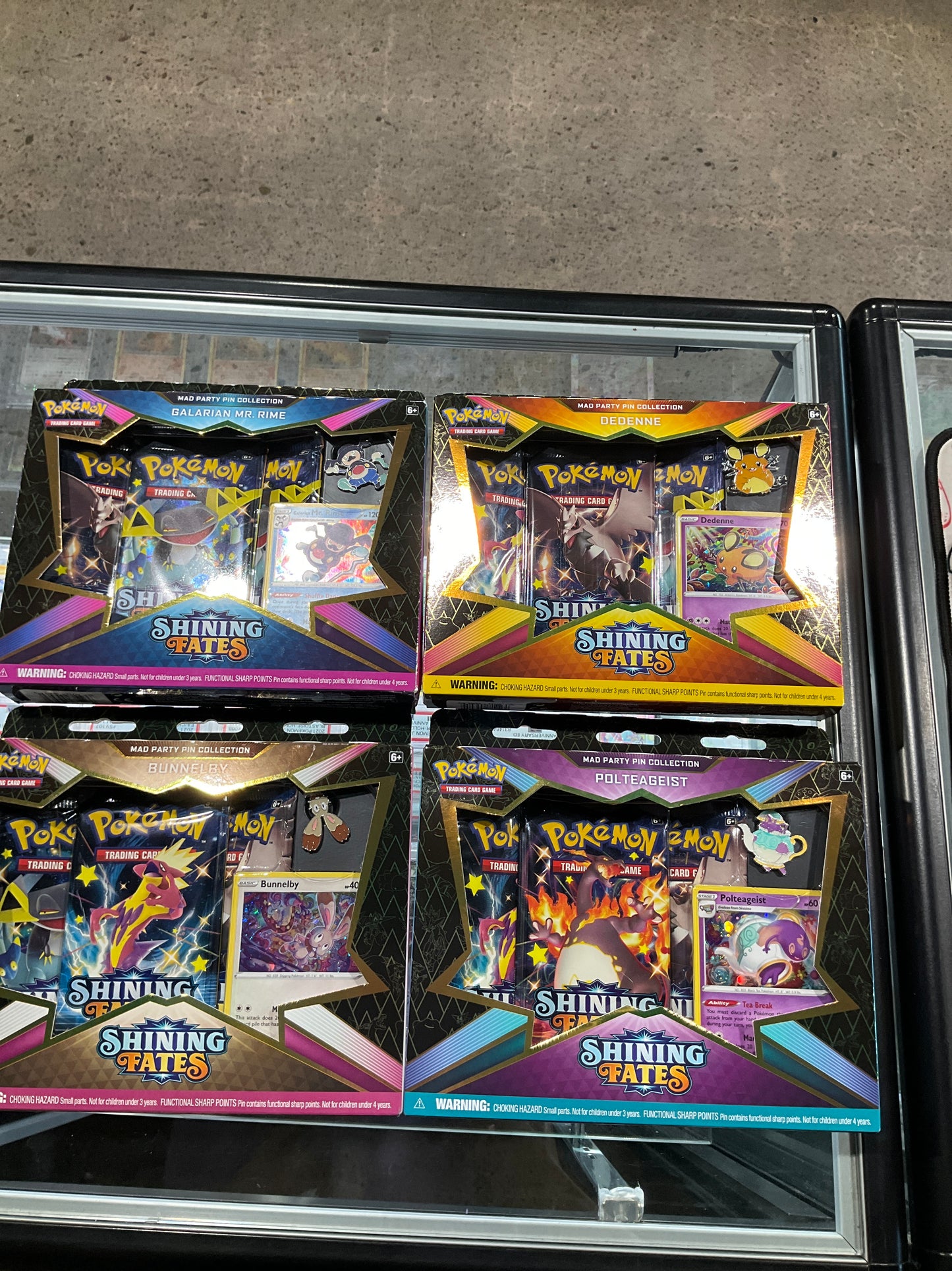 Pokemon Shining Fates Pin Collection (random)