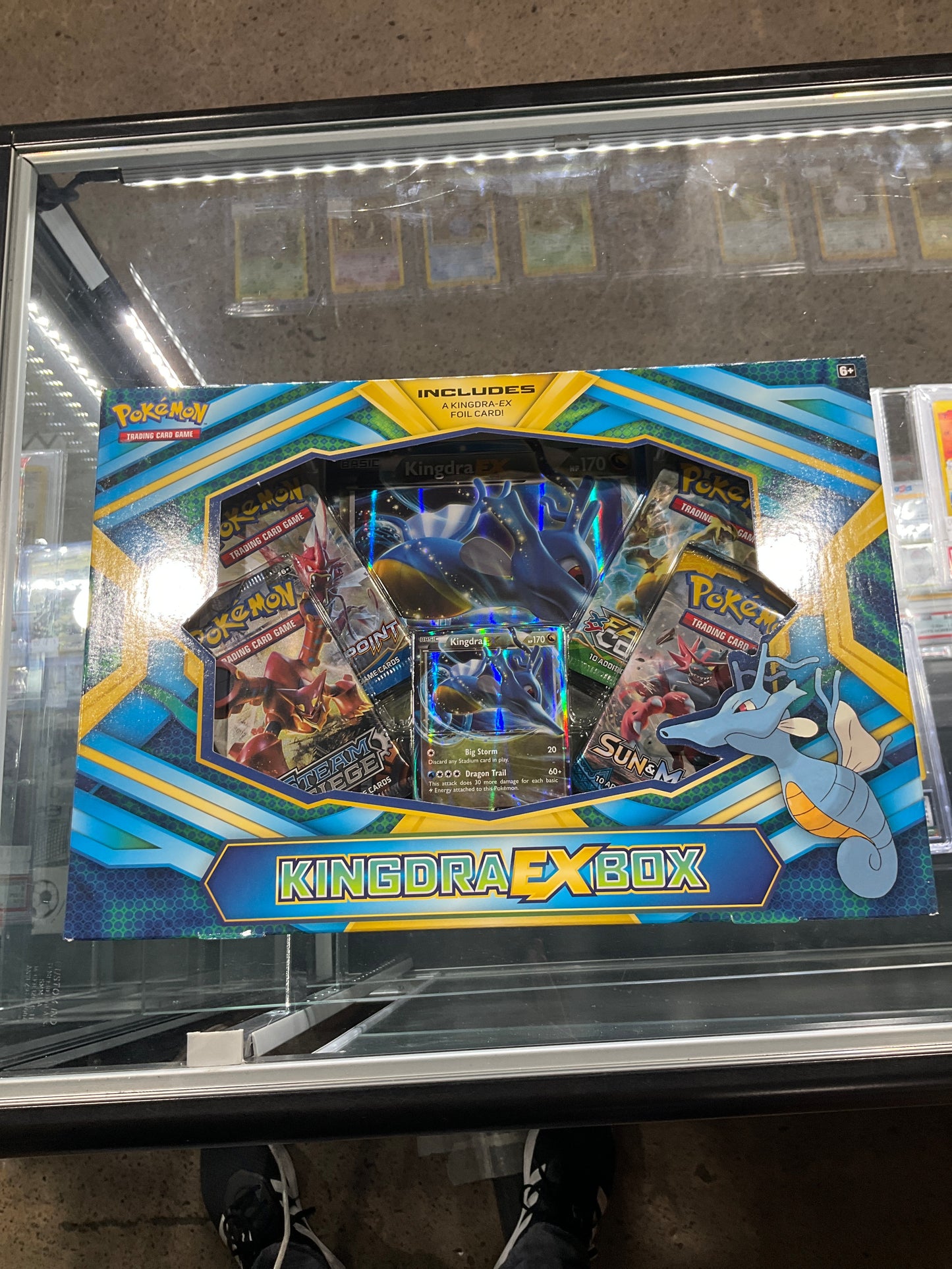Pokémon Sun and Moon Kingdra EX Collection Box