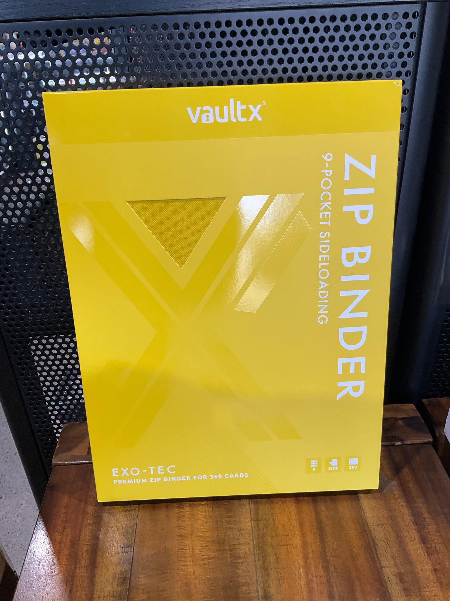 Vault X 9 Pocket Zippered Binder Yellow